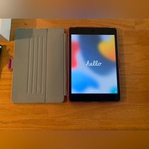 Apple iPad Mini 4 Bundle